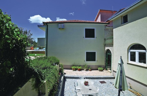 Trogir Apartment | Nice apartment in Trogir
