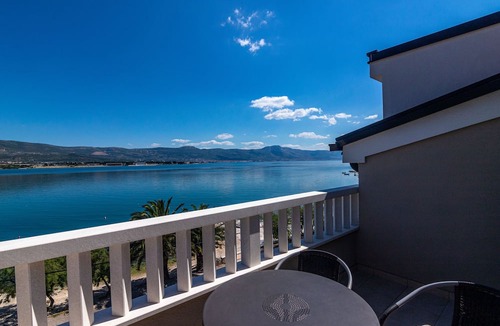 Mastrinka Apartment | Apartments Janja (30131-A8) - Arbanija (Ciovo)
