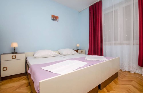 Dugi Rat Apartment | Apartments Anka 20m from the beach (31461-A3) - Duce