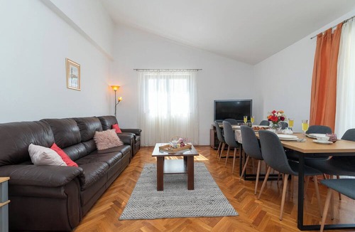 Kastel Stafilic Apartment | IVAN 1 with 5 bedrooms and 4 bathrooms, for up to 11 persons in Kaštela