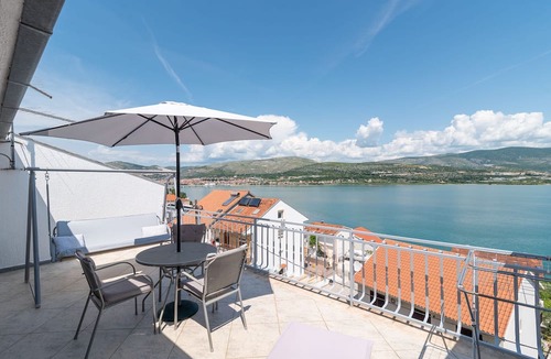 Mastrinka Apartment | Mandic - studio apt w/stunning sea view terrace & only 100m from the beach