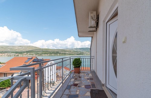 Mastrinka Apartment | Mandic - studio apt w/stunning sea view terrace & only 100m from the beach