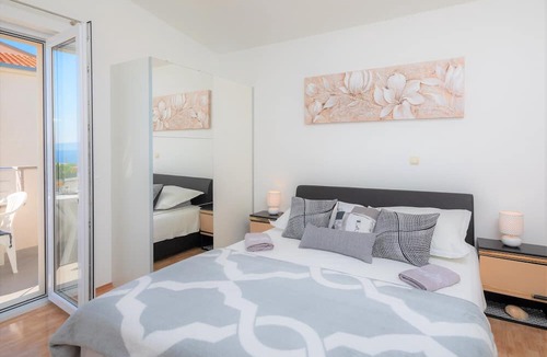 Stanici Apartment | Grand Modern Beach Studio