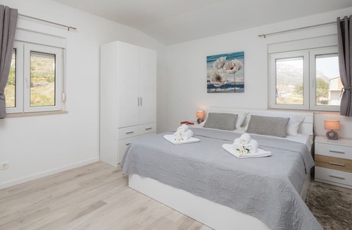 Kastel Sucurac Apartment | Apartman Marija Kaštel Sućurac Croatia(near Split)