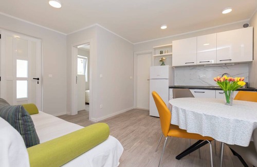 Mimice Apartment | Apartments Adriatic Blue With Pool