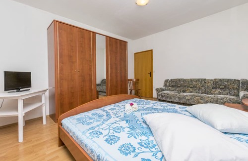 Dugi Rat Apartment | Apartments Anka 20m From the Beach