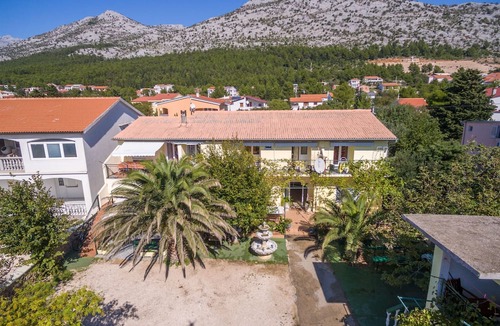 Starigrad Apartment | Apartments and Rooms Dragica