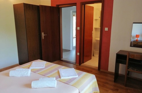 Island Hvar Apartment | Apartments and Room Caric