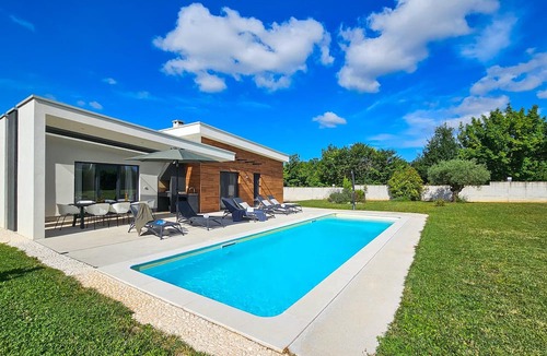 Prkacini House | Gorgeous home in Zminj