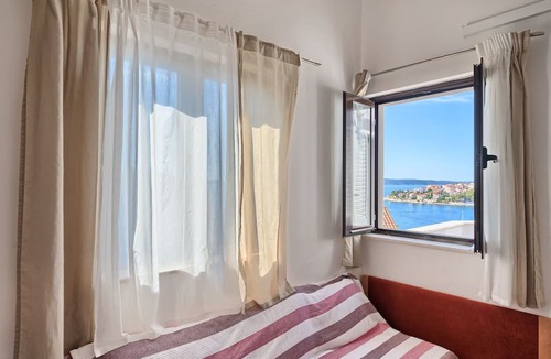 Businci Apartment | Wohnung in Okrug Gornji mit Privatem Pool by Interhome