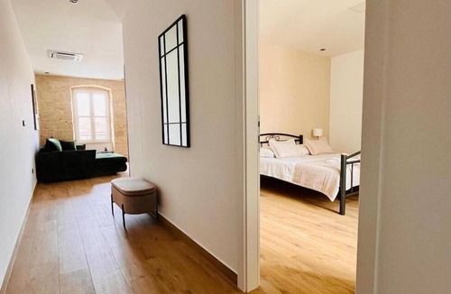 Sinj Apartment | Luxury apartments White house