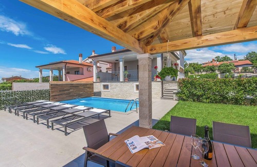Rojci Villa | Villa Ancora - Four Bedroom Villa, Sleeps 8