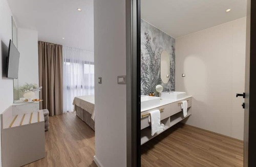 Split Apartment | Sunday Residence Comfort Double Room