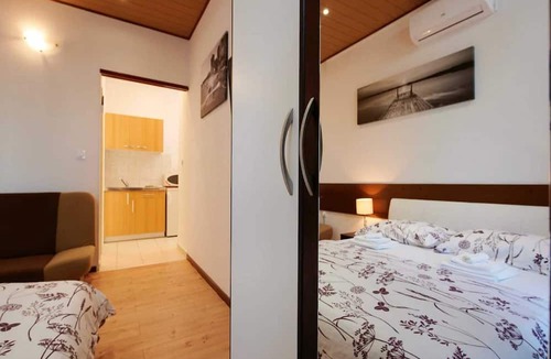 Kastel Stafilic Apartment | Apartment Vujina with terrace