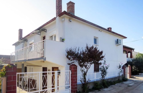 Diklo Apartment | Apartment Lucia by Interhome