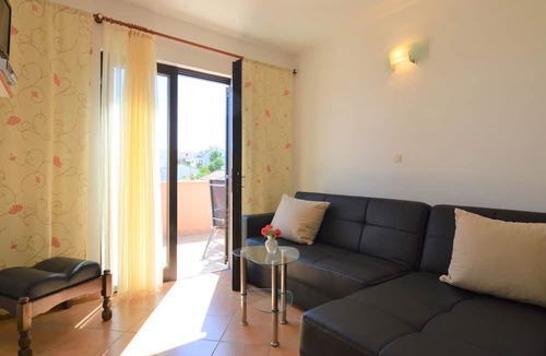Okrug Gornji Apartment | Apartment Viktor by Interhome
