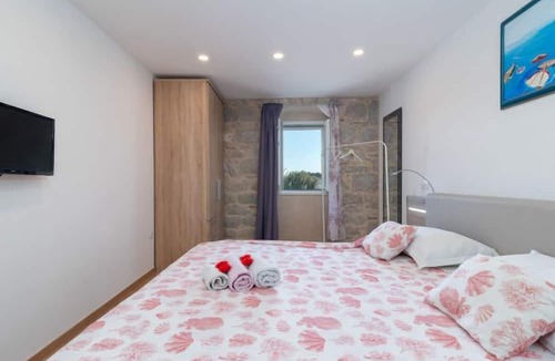 Split Apartment | Lara's House by Interhome