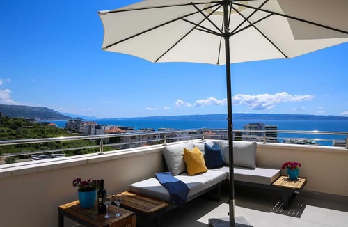 Znjan Apartment | Kiki's Sea View Apartment with terrace in Znjan, Split