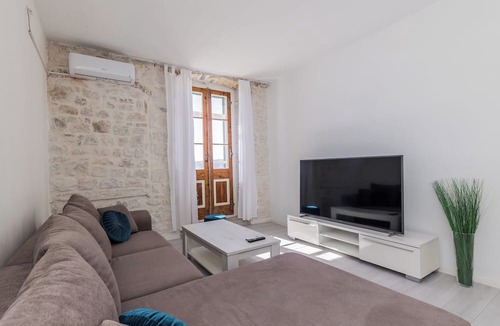 Kastel Stari Apartment | Apartments Karlo on the seafront