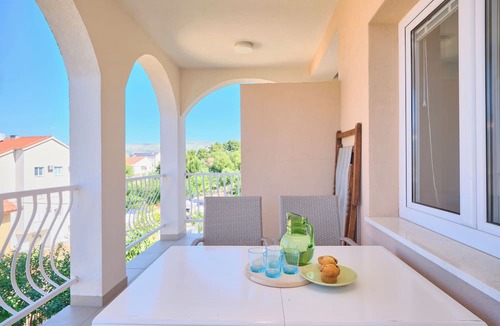 Okrug Gornji Apartment | Apartments Meri by Litto