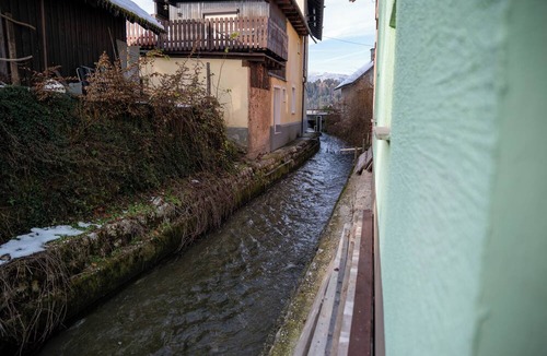 Bled Apartment | 2-bedroom apartment with AC, WiFi - 50 m near Lake Bled with extra entrance