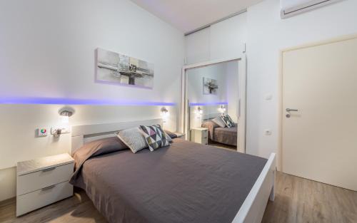 Icici Apartment | Apartments Dujmic - 50m from the sea with private parking