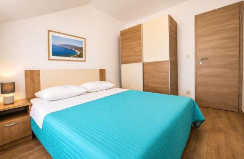 Kastel Stafilic Apartment | Apartment in a small village near the beach