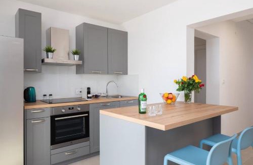 Brela Villa | Modern Villa Maris - with heated pool & sea view