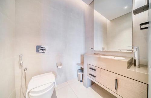 Jumeirah Beach Residence Apartment | Luxury 1BR in JBR at Address Beach Resort Walk to Dubai Eye with Pool and Beach Access by La Brisa