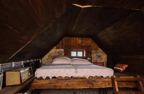 Gospic Ski Chalet | Cosy Chalet in Gospić with Jacuzzi and Mountain View