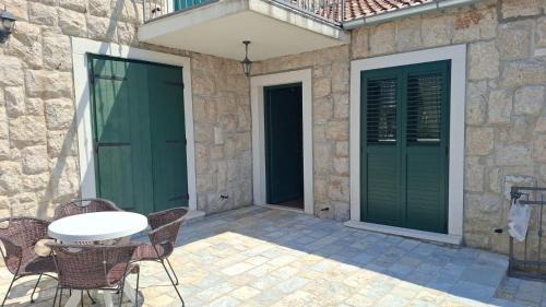 Siroke Villa | Villa Mirta