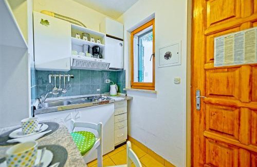 Postira Apartment | Apartments with parking space Postira, Brac - 2913