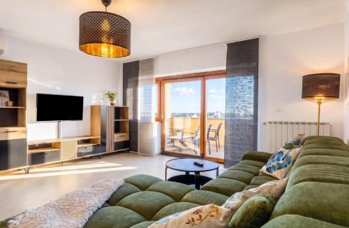 Koper Apartment | Double D Modern Family Apartment near Koper - Happy Rentals