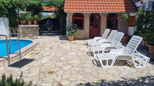 Cista Velika Villa | Dalmatian Stone House Per Kovic