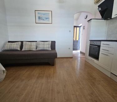 Ivan Dolac Apartment | Apartments with parking space Ivan Dolac, Hvar - 10434