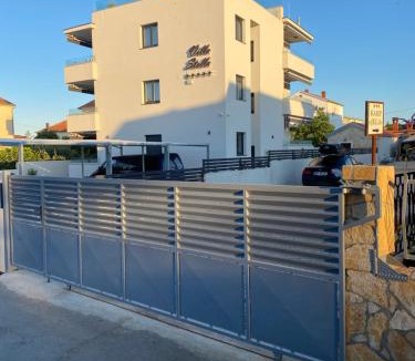 Turanj Apartment | APARTMENT 1 Villa Stella Deluxe with a heated swimming pool, jacuzzi, sauna and BBQ