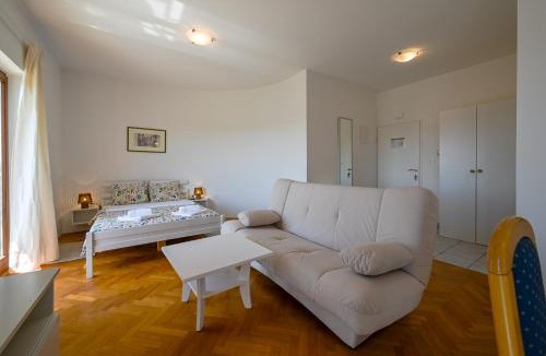 Rovinj Apartment | Lucas Apartments with balconies
