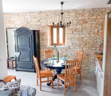 Grzini Apartment | Apartment Orena