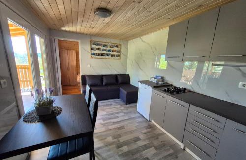Gorenja vas-Poljane Ski Chalet | Glamping Laze