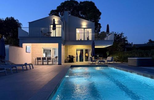 Baderna Villa | Family Oasis Belladonna