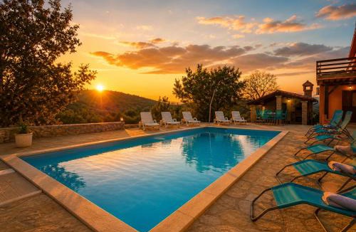 Bilice Apartment | Apartment Luce - Pool & BBQ - peaceful and private retreat near Šibenik