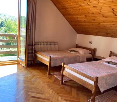 Mukinje Bed & Breakfast | House Draga Plitvice near the lakes and bus stop