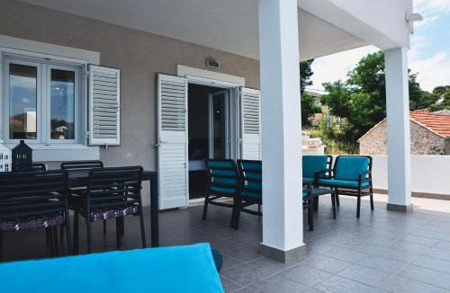 Vrbanj Apartment | Hvar beach vacation