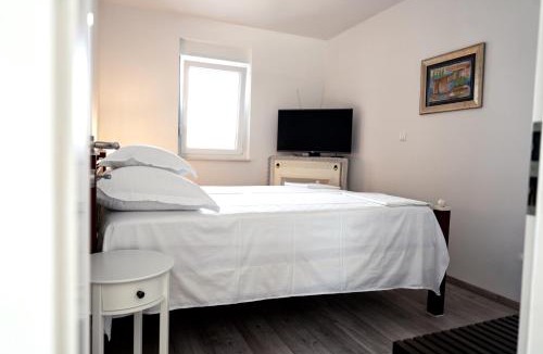 Mastrinka Apartment | Trogir Padre Dante FREE PARKING and STARLINK High speed internet