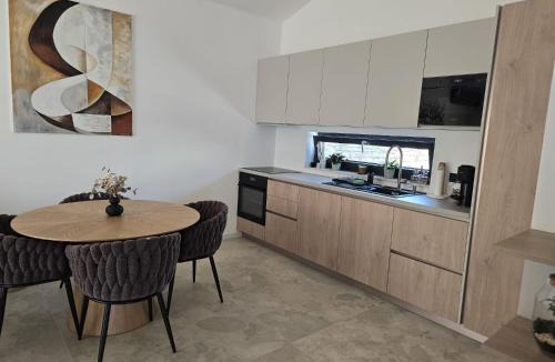 Katun Lindarski House | House 61