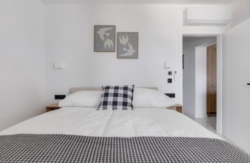 Vinjerac Apartment | Brand new apartment with a private pool by the sea, Vinjerac near Zadar
