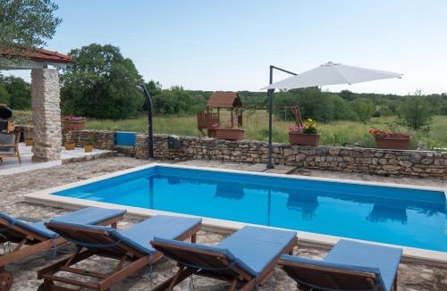 Oklaj House | Holiday Home Toma