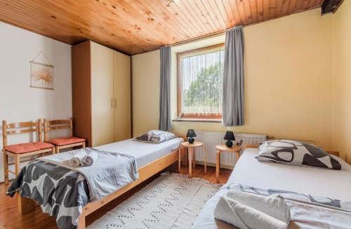 Poljubinj Apartment | Large Terrace & Outdoor Kitchen Apartment Gadiča