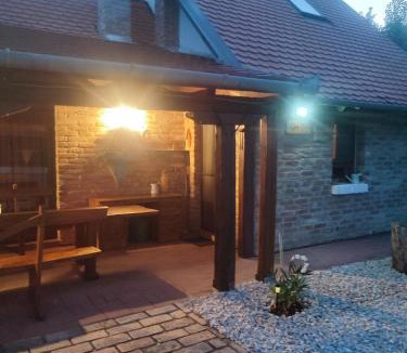 Aljmas Ski Chalet | Glas house Aljmaš