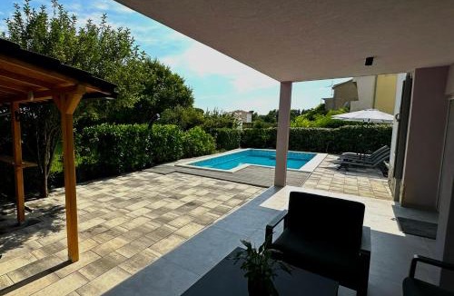 Kastel Stafilic Villa | Villa Stella Maris Kastela - Private Pool & Steps to Beach